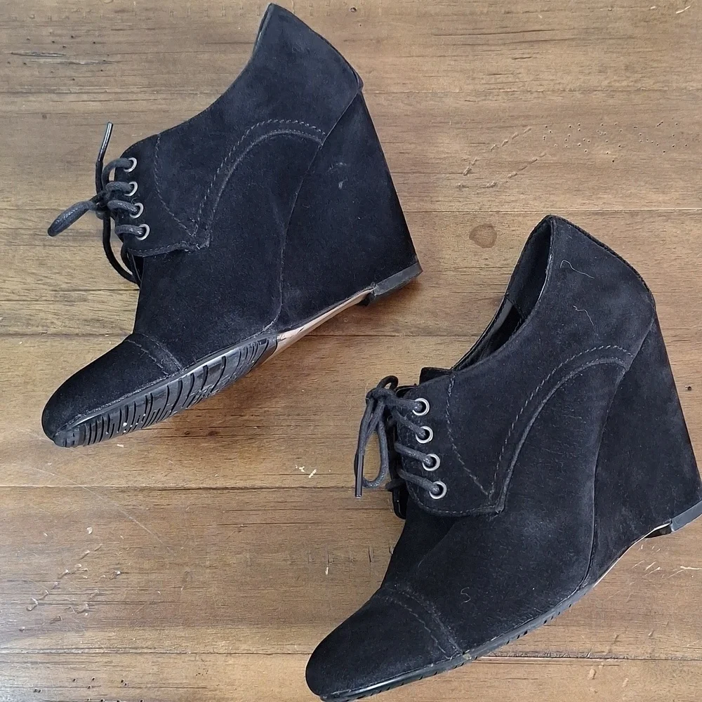 Black Suede Oxford Heels – Size 6